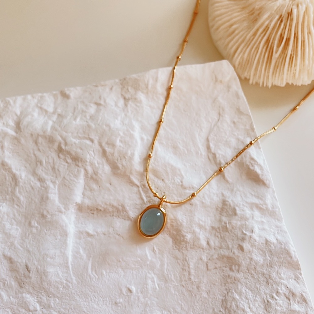 Premium Gold plated oval natural aquamarine necklace - Picture 5 of 8